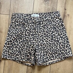 Abercrombie Leopard the dad Shorts - high rise